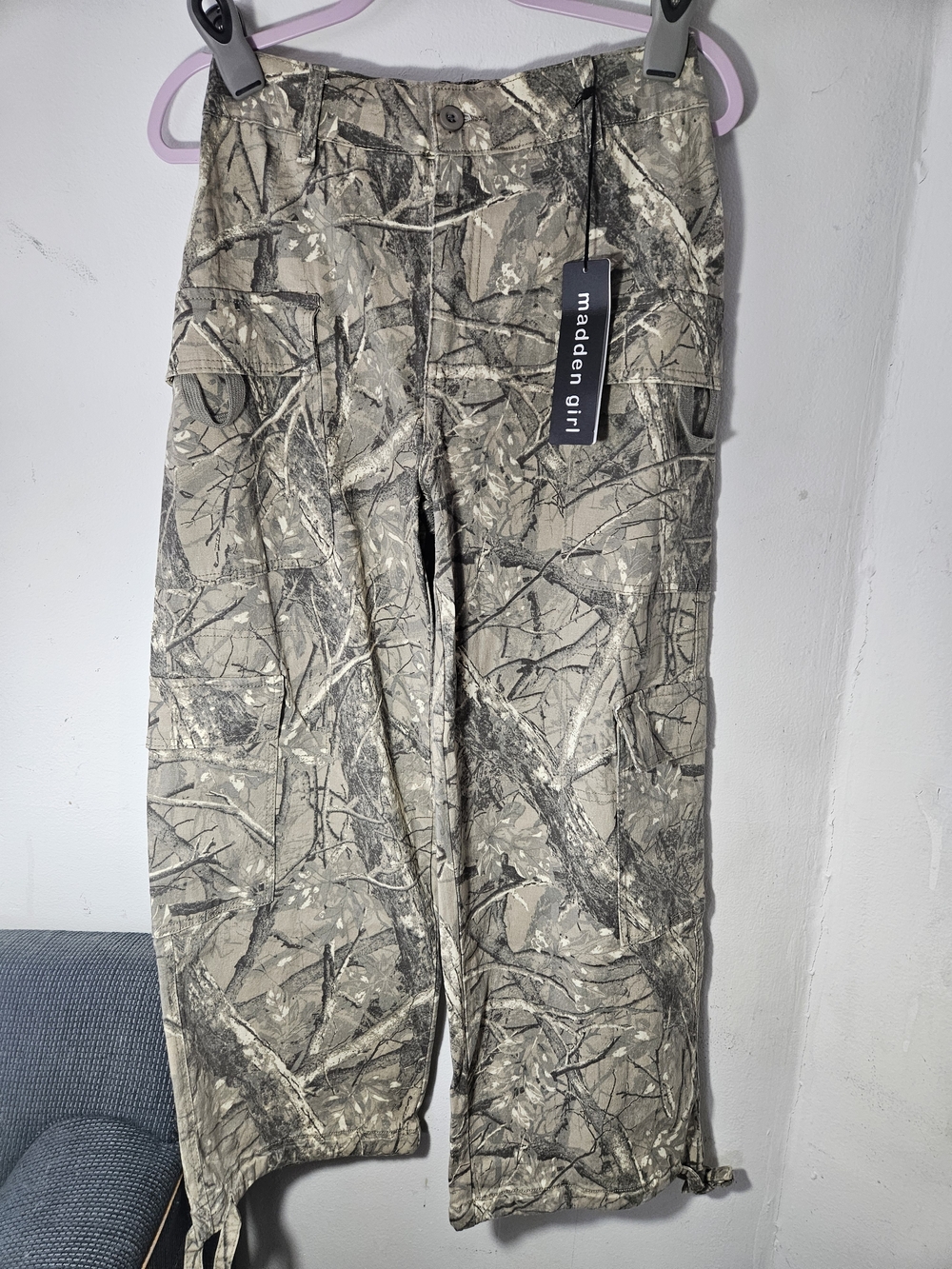 Madden Girl NWT Tan/Gray Camo Cargo Pants